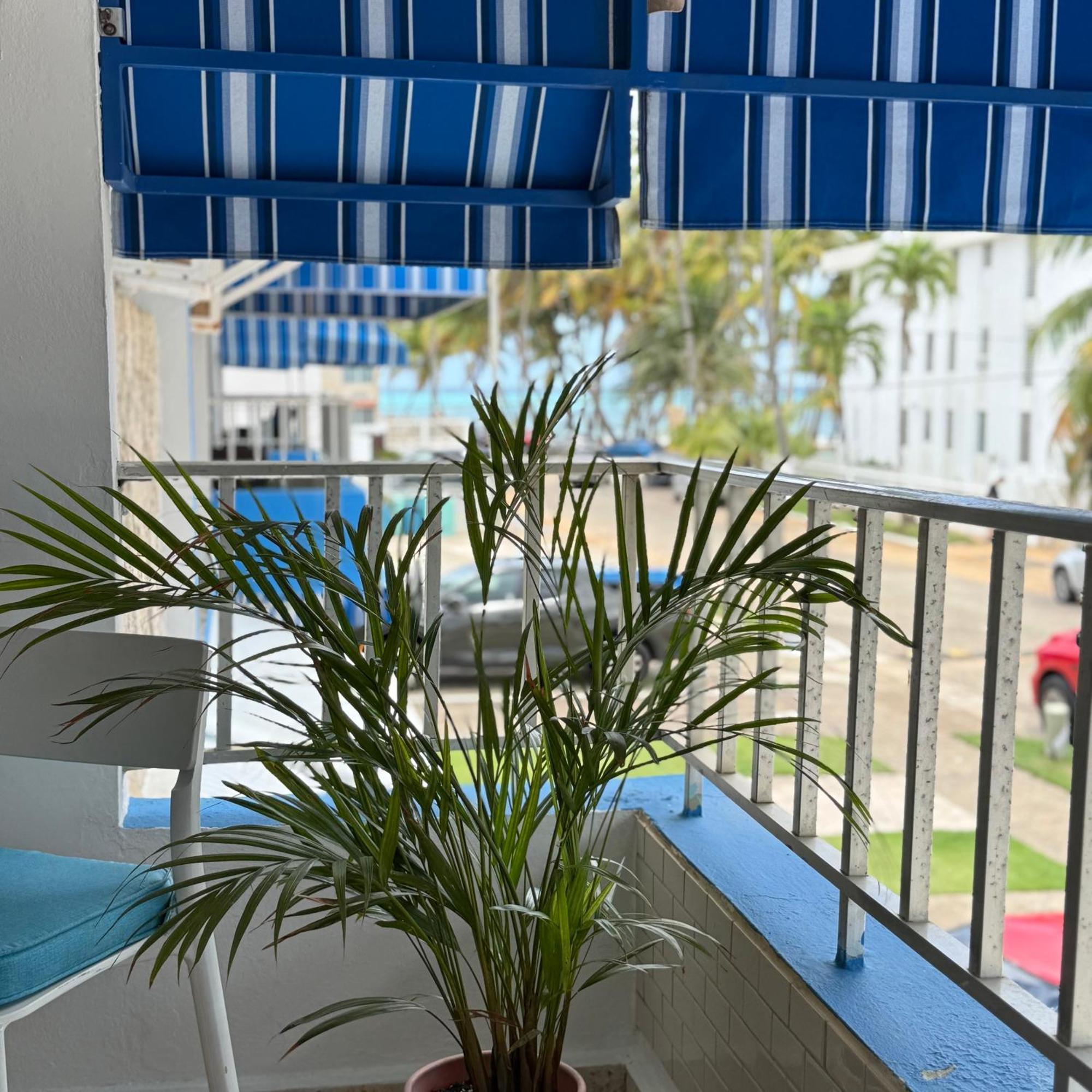 Oceanview Apartment Steps To The Beach Лукильо Екстериор снимка