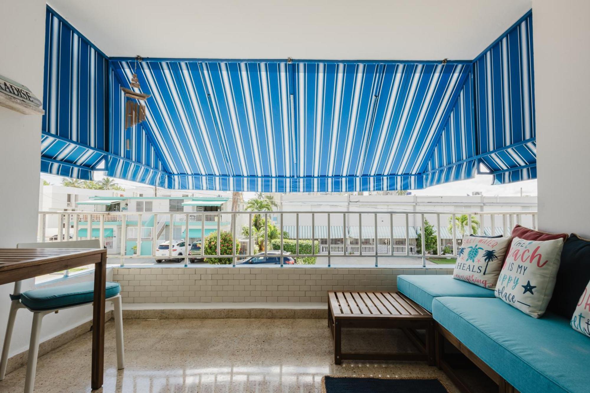 Oceanview Apartment Steps To The Beach Лукильо Екстериор снимка
