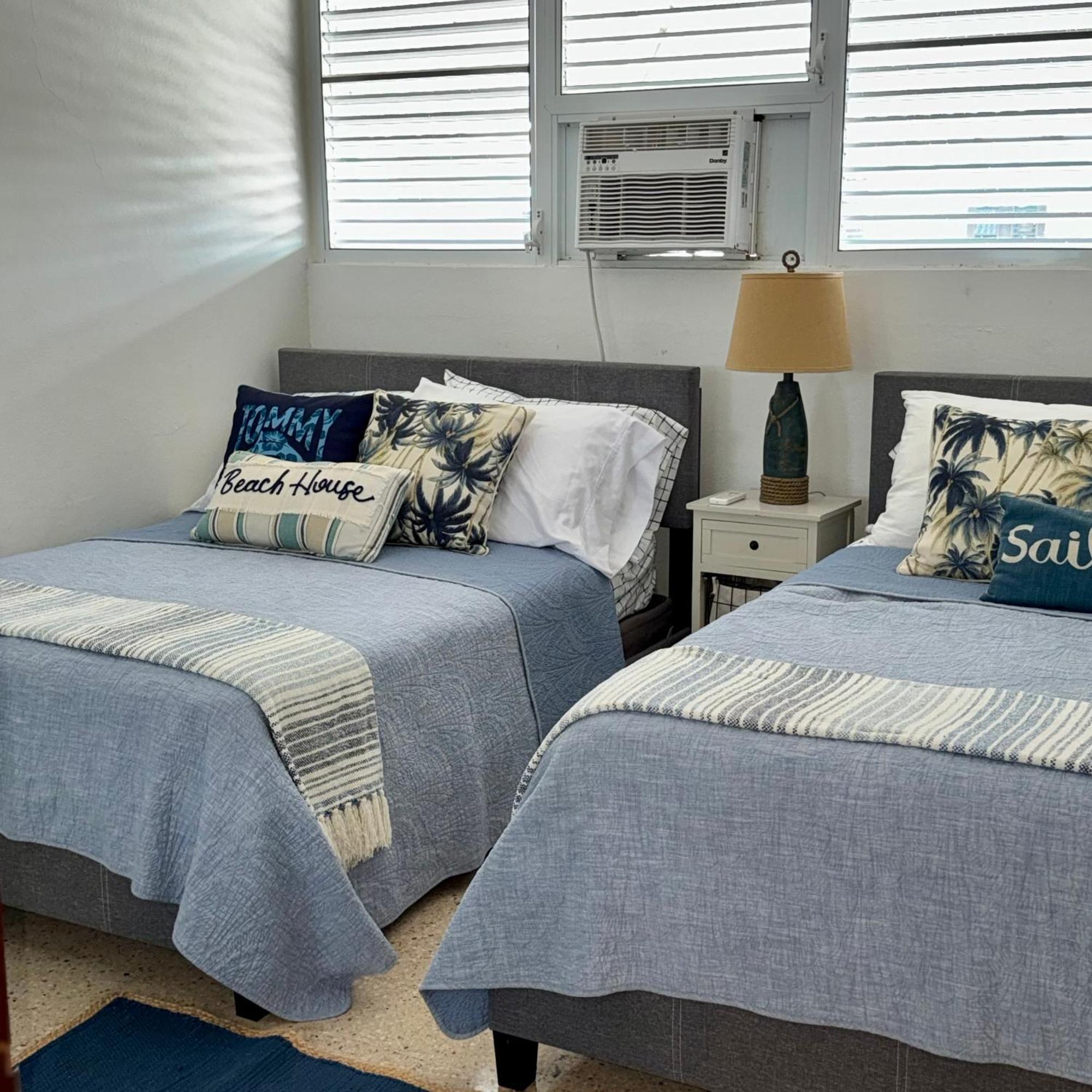 Oceanview Apartment Steps To The Beach Лукильо Екстериор снимка