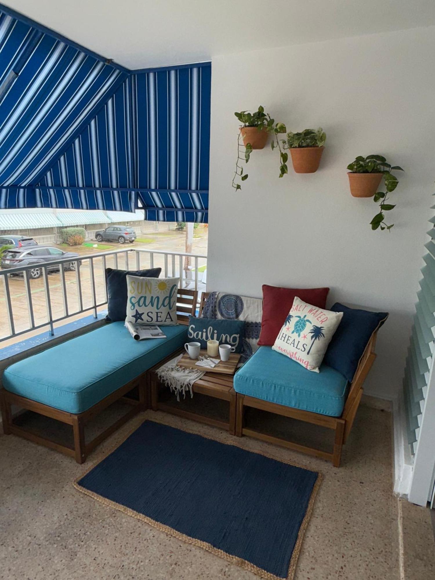 Oceanview Apartment Steps To The Beach Лукильо Екстериор снимка