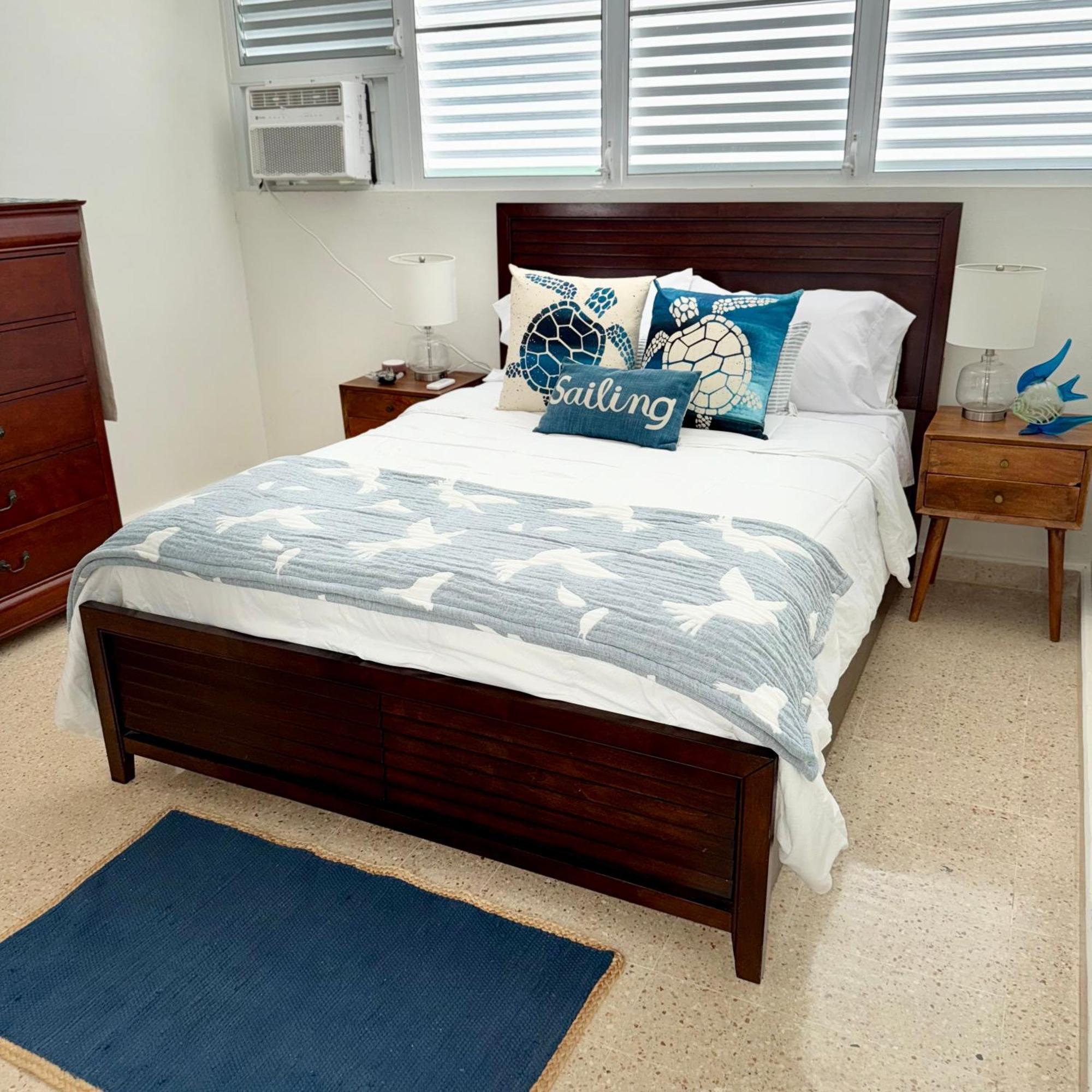 Oceanview Apartment Steps To The Beach Лукильо Екстериор снимка